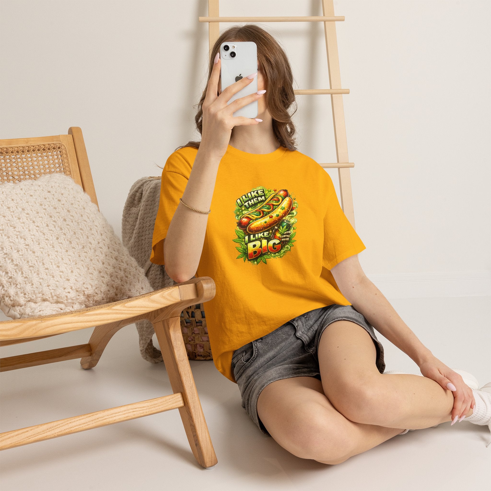 T-Shirt — 'I Like Them Big' Hot Dog Graphic Tee — Funny BBQ & Summer Grill Shirt