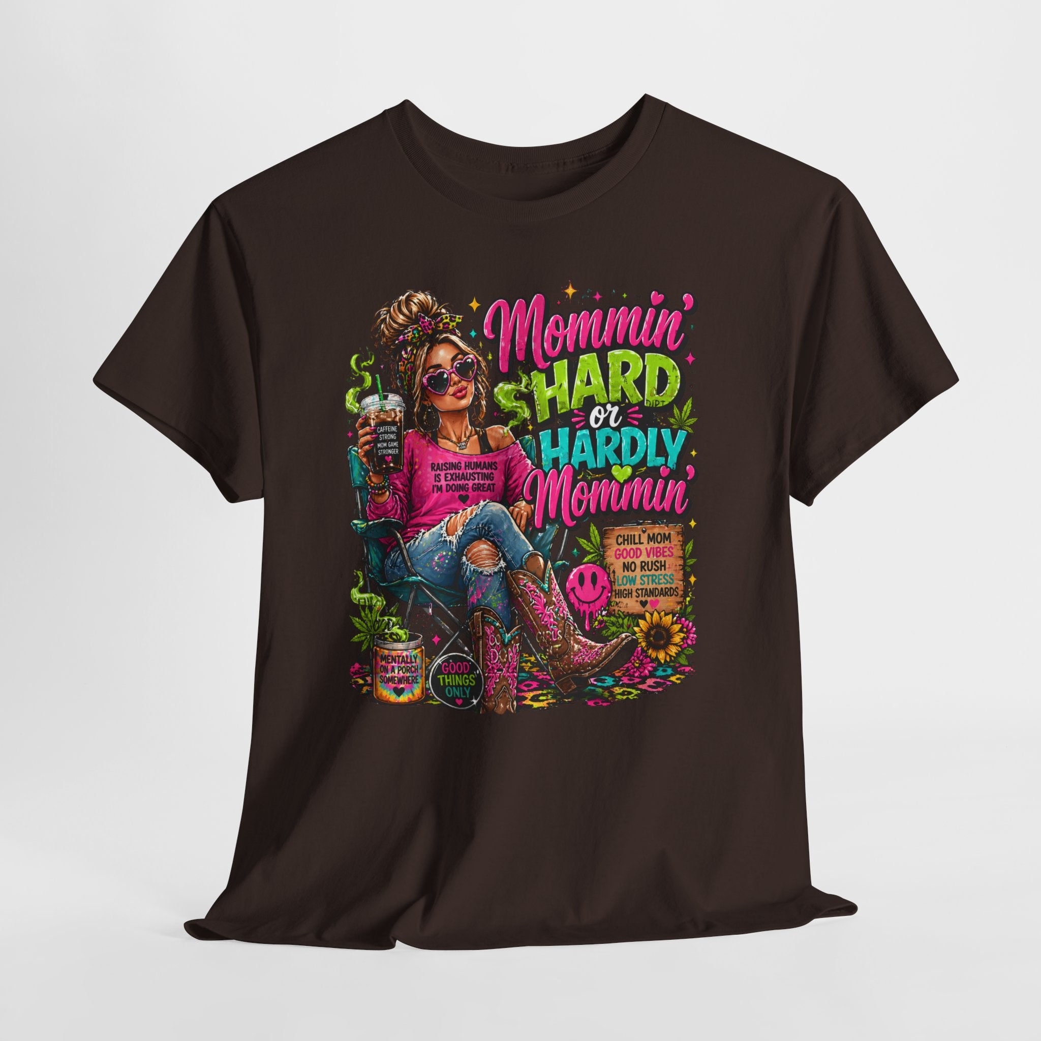 Mommin' Hard & Hardly Mommin' T-Shirt – Funny Mom Vacation Tee