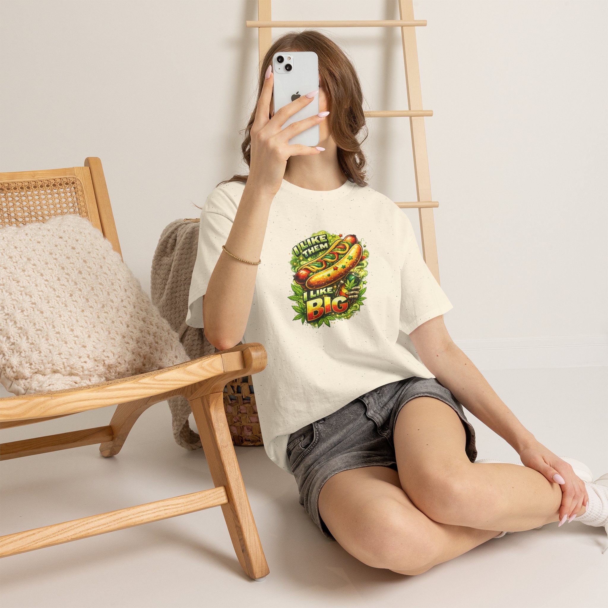 T-Shirt — 'I Like Them Big' Hot Dog Graphic Tee — Funny BBQ & Summer Grill Shirt